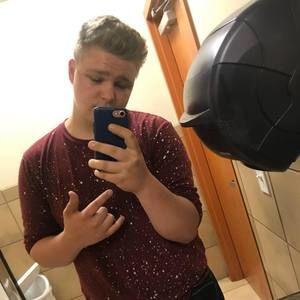 Meet your Posher, Cory